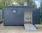 Barrierefreier Sanitärcontainer mit behindertengerechtem WC – Bild 8