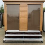 Sanitärcontainer doppelt mit Wassertank