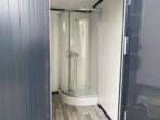 Sanitärcontainer 4x2 m WC doppelt mit Duschen – Bild 12
