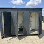 Sanitärcontainer 3 Kabinen WC Urinal Heizkessel Dusche