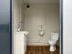 Sanitärcontainer WC-Box mit Doppelkabine – Bild 5