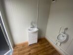 Sanitärcontainer WC-Box mit Doppelkabine – Bild 13