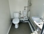 Sanitärcontainer 3 Kabinen WC Urinal Heizkessel Dusche – Bild 11
