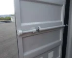 15 Fuß Container mit Elektroinstallation, Lüftungsgittern und Schlüsselschloss – Bild 9