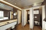 Sanitärcontainer 6,00 m 6 Toiletten 2 Waschbecken – Bild 3