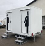Autonomer Doppel-Sanitäranhänger – Bild 3