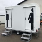 Autonomer Doppel-Sanitäranhänger – Bild 5