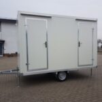 Sanitäranhänger mit Doppeltoilette 3,50x2 m 750 kg