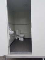 Sanitäranhänger mit Doppeltoilette 3,50x2 m 750 kg – Bild 7