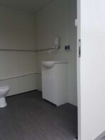 Sanitäranhänger mit Doppeltoilette 3,50x2 m 750 kg – Bild 8