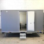 Bürocontainer-Anhänger 6-8 Personen mit Toiletten neu