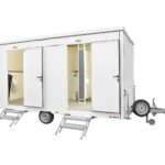 Sanitäranhänger 4 Toiletten 4 Urinale 2 Waschbecken