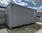 Sanitärcontainer 6,06x2,44 m 2 Duschen 2 WC 2 Urinale 5 Waschbecken – Bild 4
